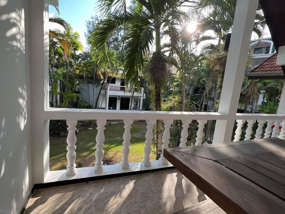 Charming With Balcony Near *