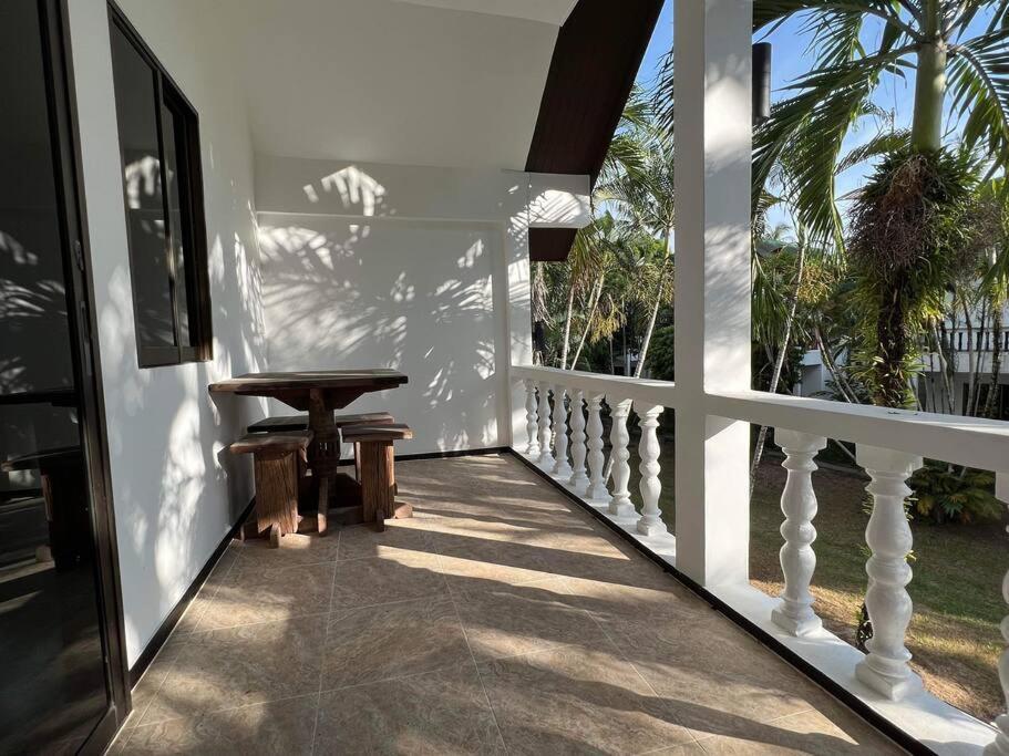 Charming With Balcony Near *