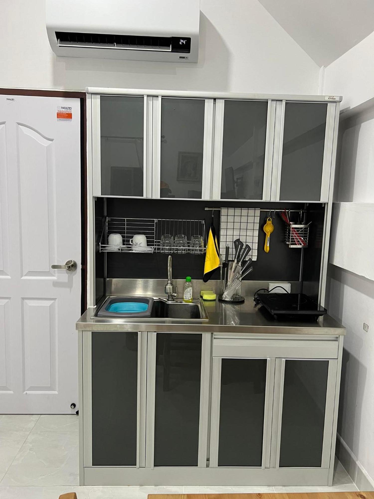 Charming With Balcony Near Patong