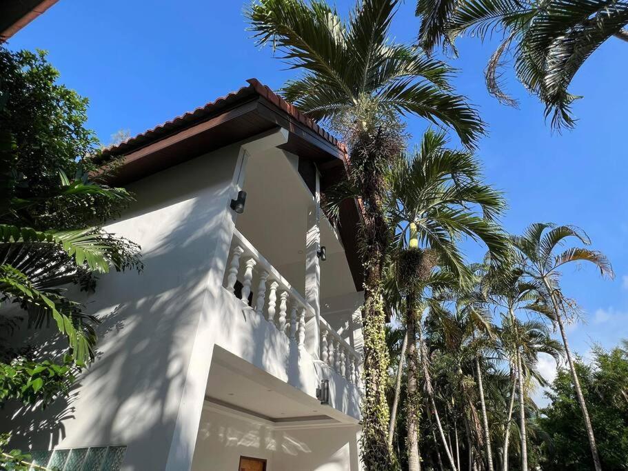 Charming With Balcony Near Villa Patong